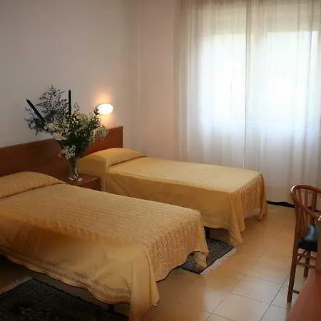 ホテル Italia オッキオベッロ