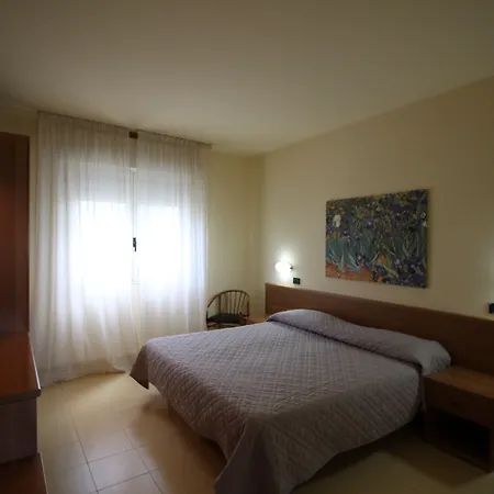 ホテル Italia オッキオベッロ