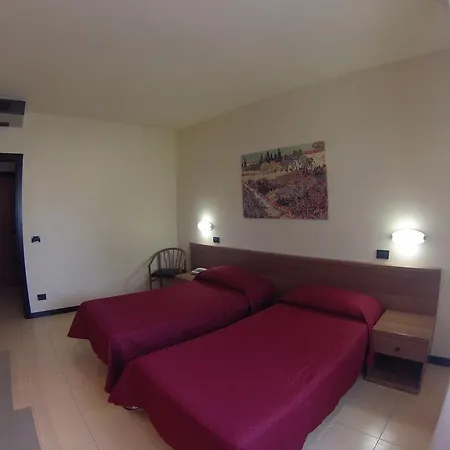 Italia Отель 3*