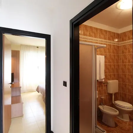 Italia Hotell 3*