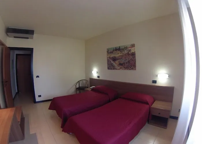 Italia Hotel 3*